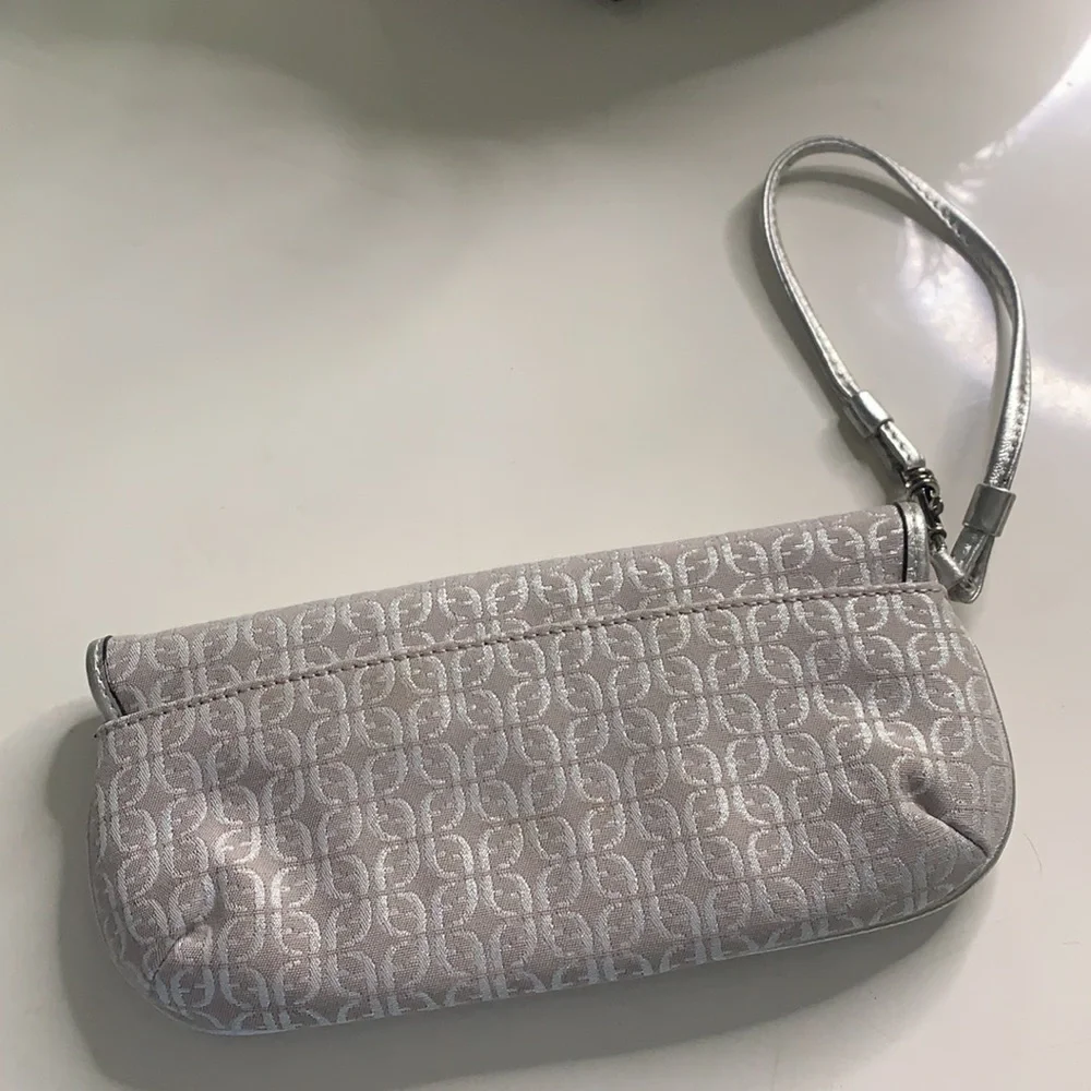 Vintage Y2K Fossil metallic silver wristlet wallet clutch bag casual